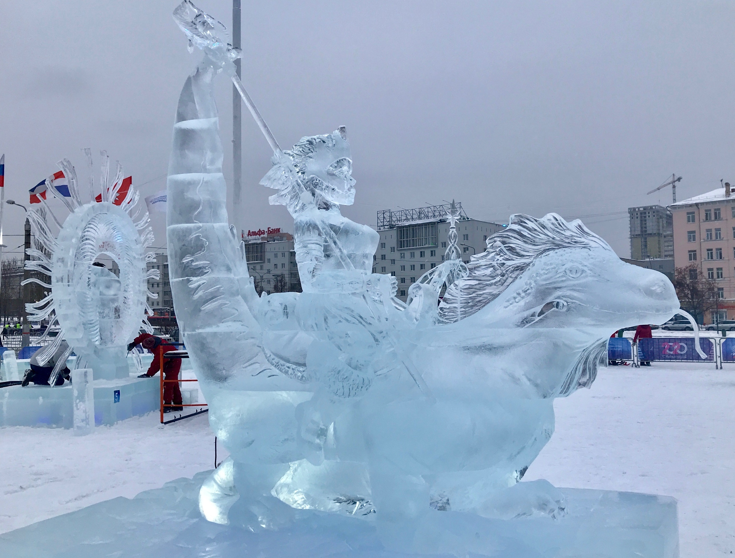 Снежная пермь. Ледяные скульптуры в Перми 2021 на эспланаде. Конкурс ледовых скульптур в Перми 2021. Кубок России по снежной и ледовой скульптуре «зимний Вернисаж». Зимний Вернисаж Пермь 2020.