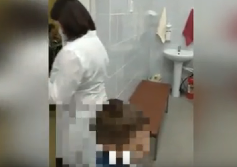 В Перми врач отказалась принимать ребенка без записи и вышла из кабинета В Перми врач отказалась принимать ребенка без записи и вышла из кабинета