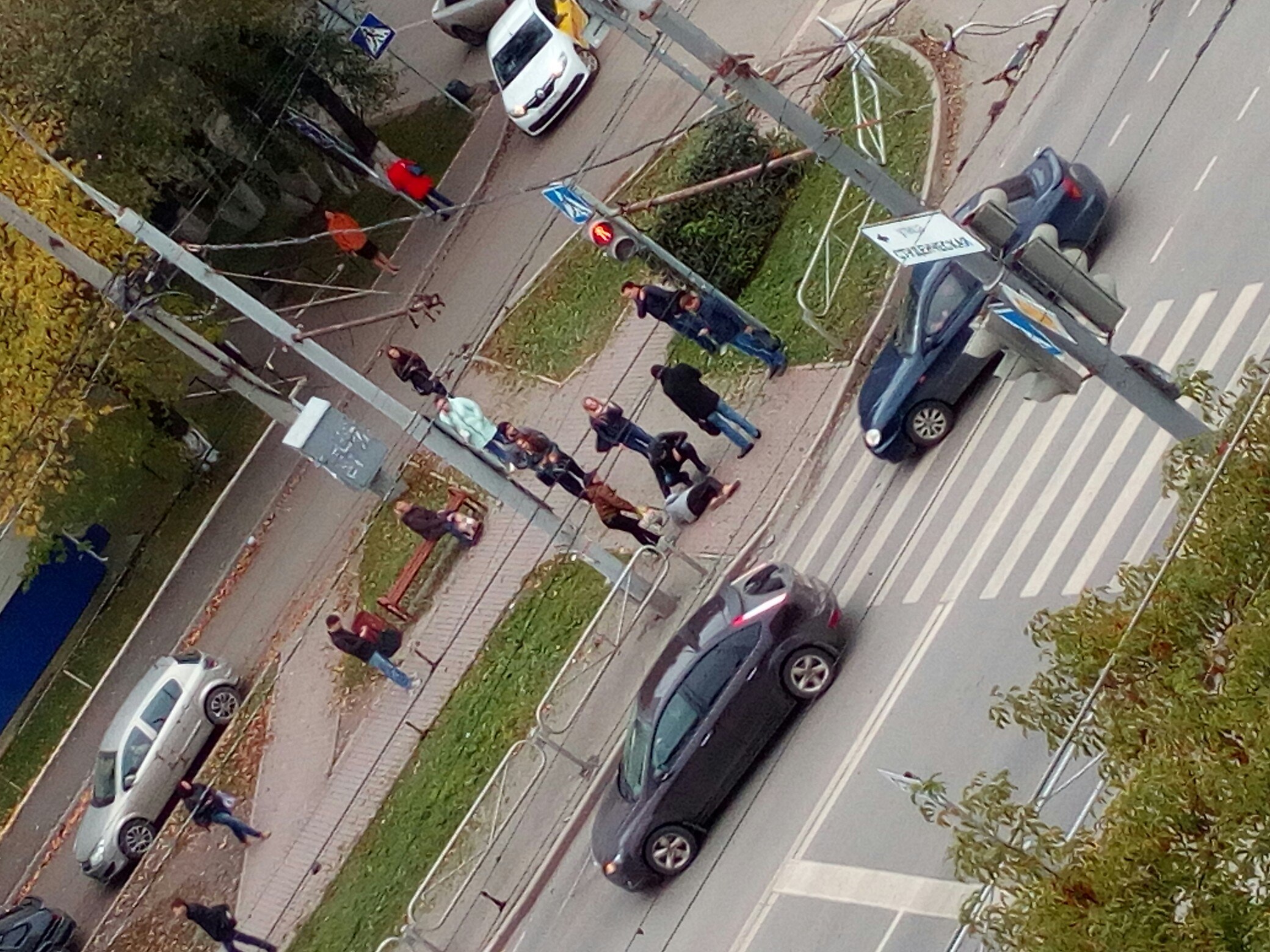 ФОТО! В Перми на Бульваре Гагарина перевернулся автомобиль | НОВОСТИ ПЕРМИ  | МОЙ ГОРОД - ПЕРМЬ! — Новости Перми